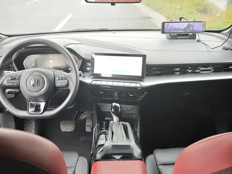 2021 MG 5 с пробегом 15 000 км