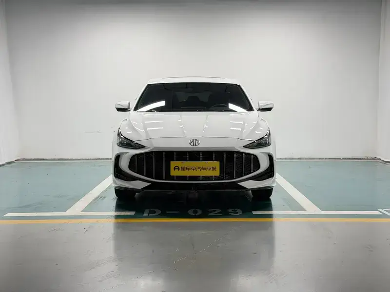 2026 MG 5 с пробегом 7 400 км