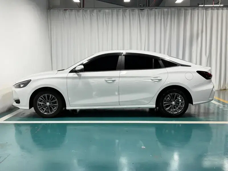 2026 MG 5 с пробегом 7 400 км