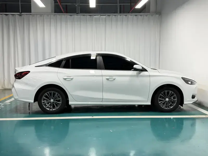 2026 MG 5 с пробегом 7 400 км