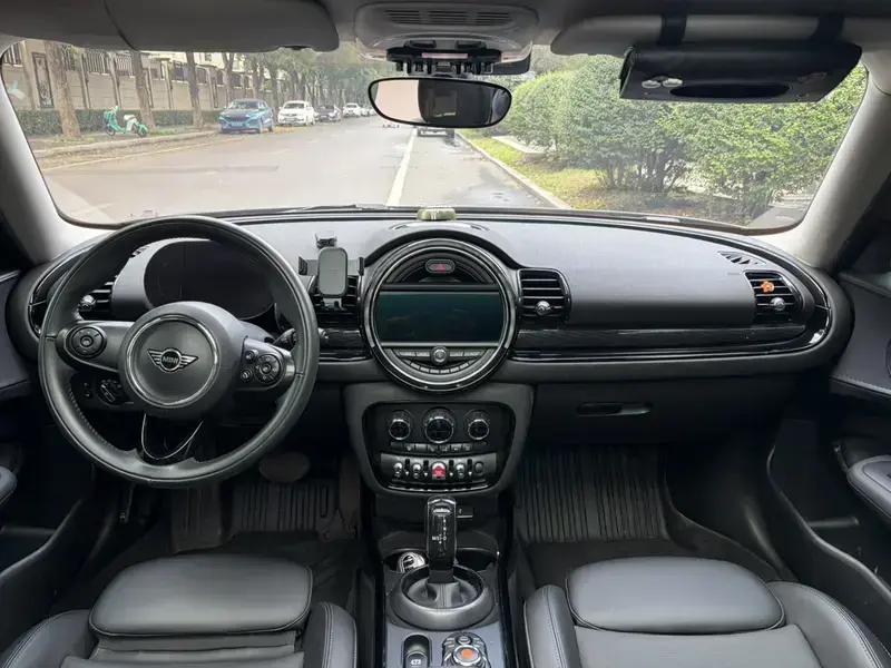 2021 Mini Clubman с пробегом 29 000 км