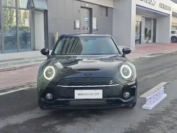 2022 Mini Clubman с пробегом 29 000 км