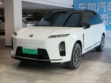 Nio ES8