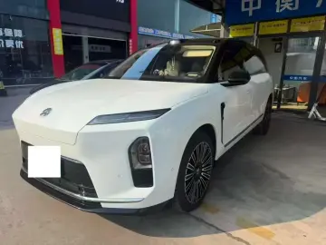 Nio ES8