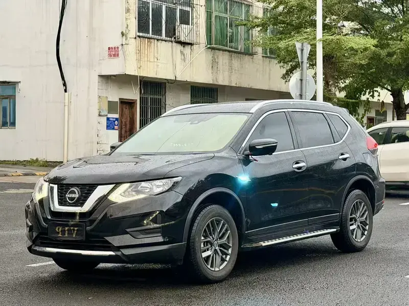 2025 Nissan X-Trail с пробегом 8 000 км