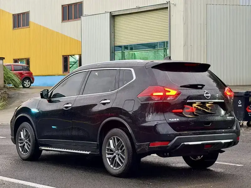 2025 Nissan X-Trail с пробегом 8 000 км