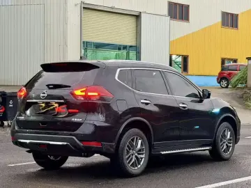 2025 Nissan X-Trail с пробегом 8 000 км