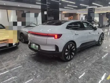 2023 Polestar 4 с пробегом 68 000 км
