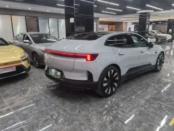 2023 Polestar 4 с пробегом 68 000 км