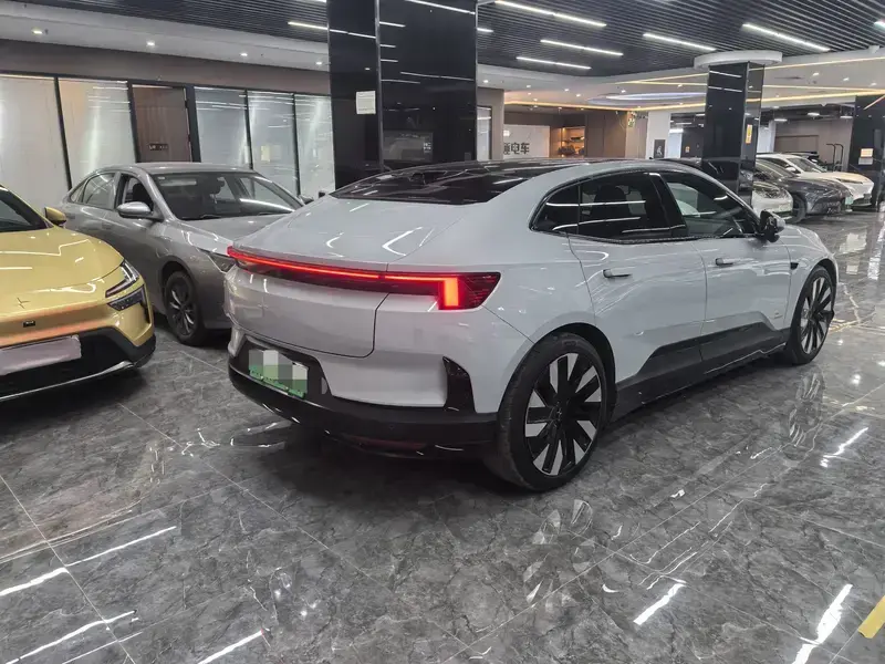 2023 Polestar 4 с пробегом 68 000 км