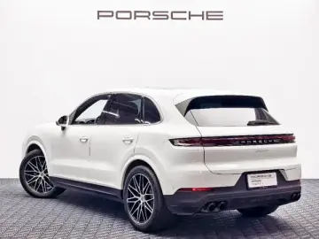 2025 Porsche Cayenne с пробегом 13 500 км