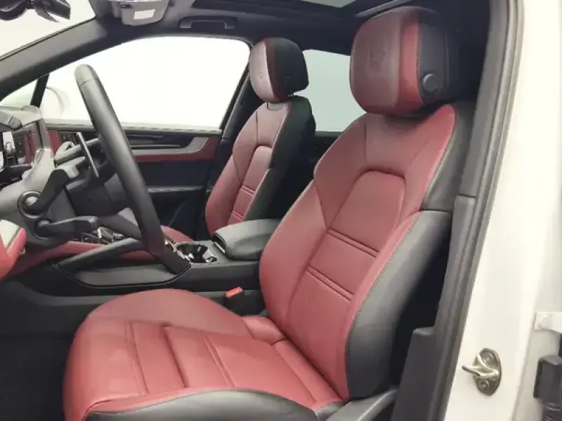 2025 Porsche Cayenne с пробегом 13 500 км
