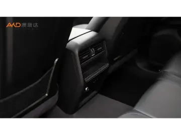 2025 Porsche Cayenne с пробегом 13 900 км
