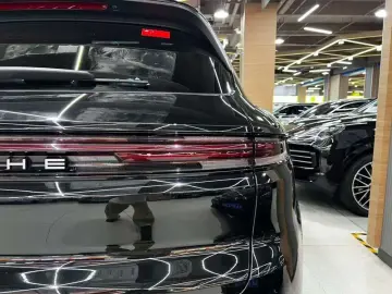 2024 Porsche Cayenne с пробегом 40 000 км