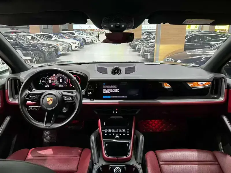 2024 Porsche Cayenne с пробегом 40 000 км
