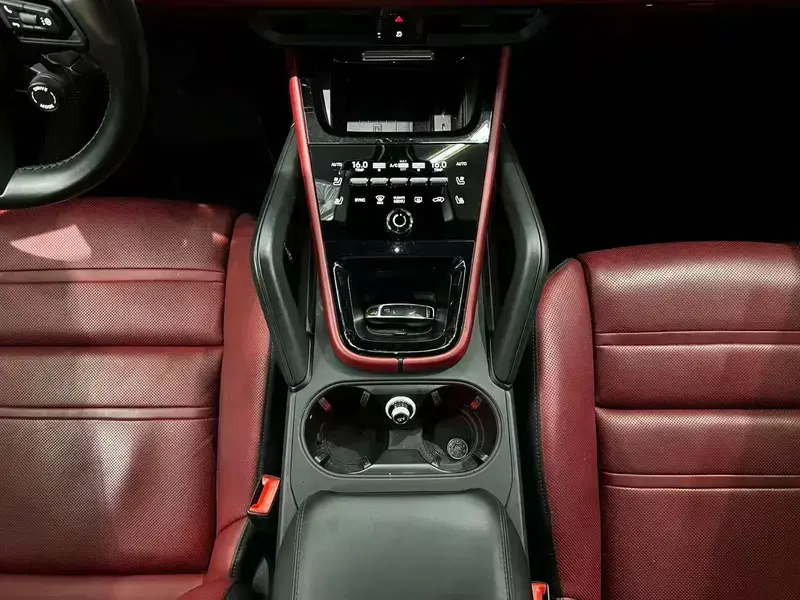 2024 Porsche Cayenne с пробегом 40 000 км