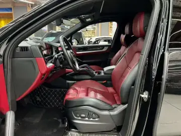 2024 Porsche Cayenne с пробегом 40 000 км