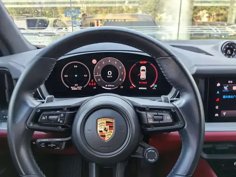 2024 Porsche Cayenne с пробегом 24 000 км