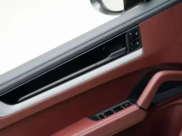 2024 Porsche Cayenne с пробегом 5 000 км