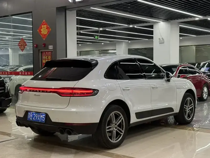 2021 Porsche Macan с пробегом 65 000 км