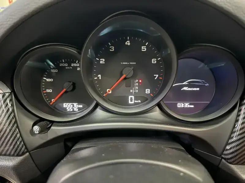 2021 Porsche Macan с пробегом 65 000 км