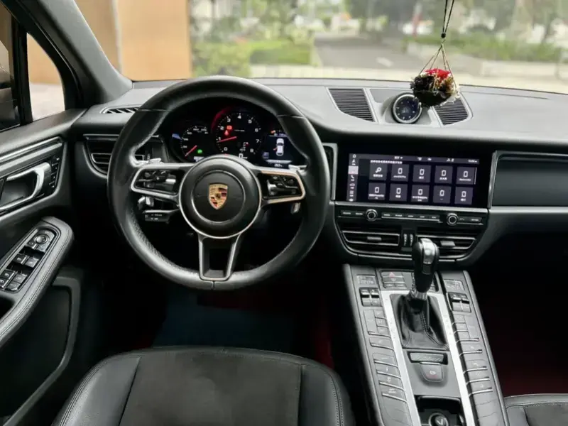 2021 Porsche Macan с пробегом 88 000 км