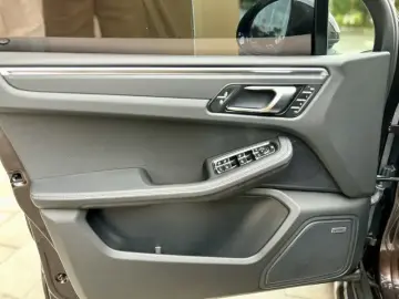2021 Porsche Macan с пробегом 88 000 км