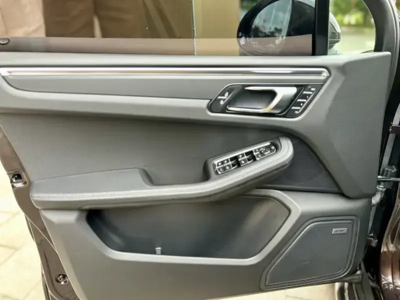 2021 Porsche Macan с пробегом 88 000 км