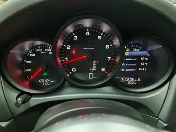 2021 Porsche Macan с пробегом 128 200 км
