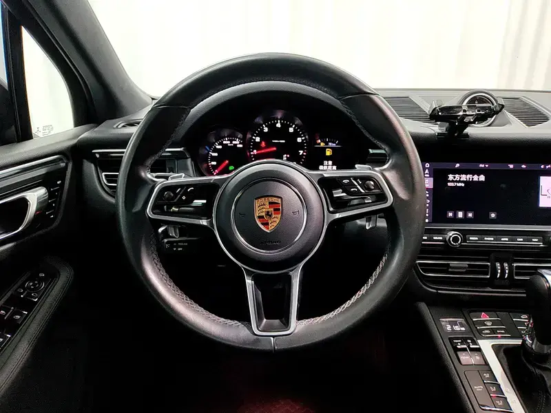 2021 Porsche Macan с пробегом 128 200 км