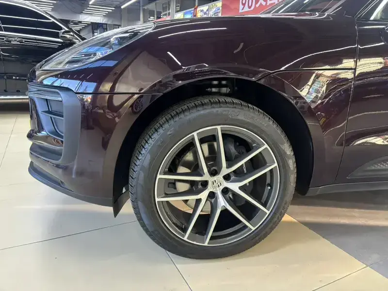 2023 Porsche Macan с пробегом 16 000 км