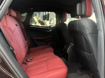 2023 Porsche Macan с пробегом 16 000 км