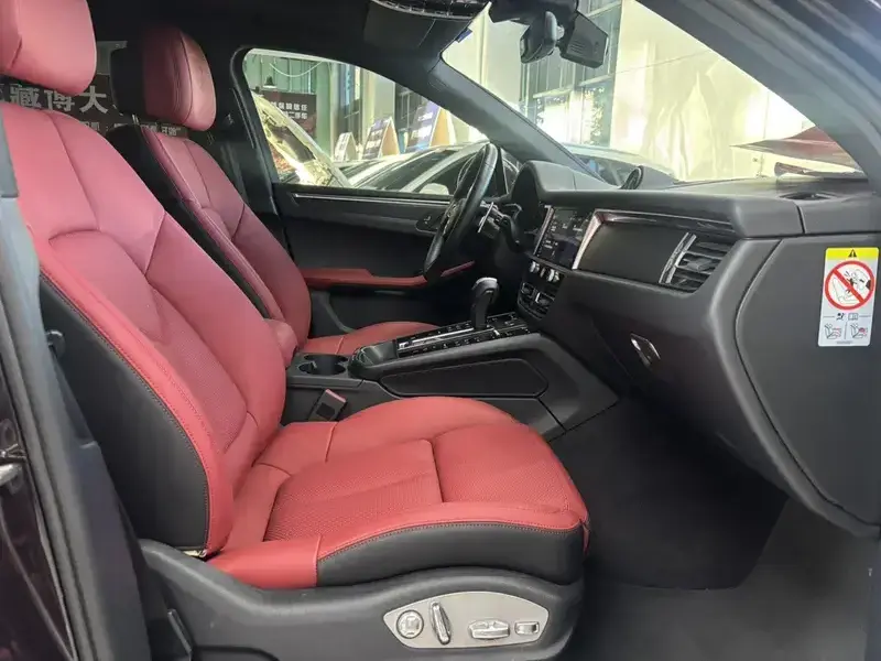 2023 Porsche Macan с пробегом 16 000 км