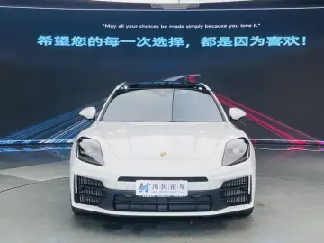 2024 Porsche Panamera с пробегом 18 000 км