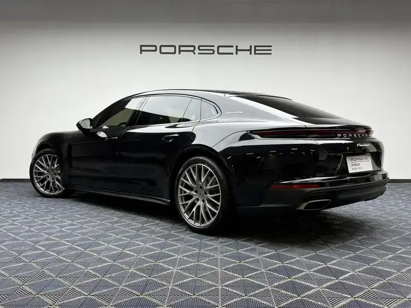 2024 Porsche Panamera с пробегом 3 300 км