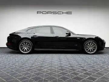 2024 Porsche Panamera с пробегом 3 300 км