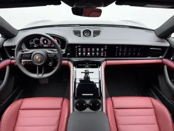 2024 Porsche Panamera с пробегом 3 300 км