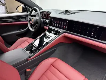 2024 Porsche Panamera с пробегом 3 300 км