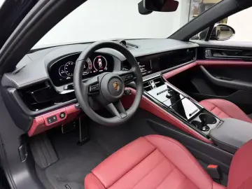 2024 Porsche Panamera с пробегом 3 300 км