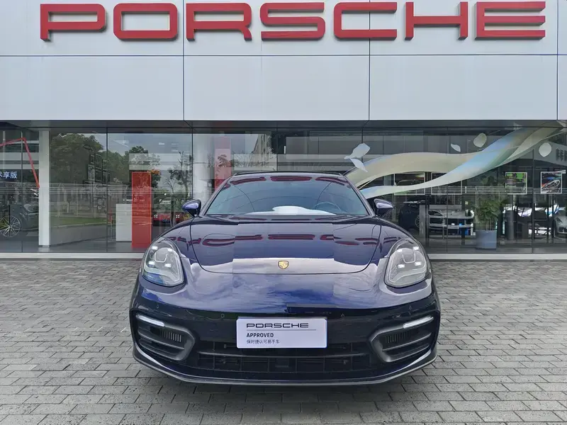 2023 Porsche Panamera с пробегом 42 000 км