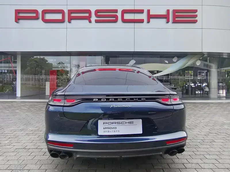 2023 Porsche Panamera с пробегом 42 000 км