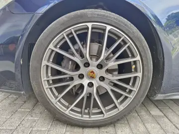 2023 Porsche Panamera с пробегом 42 000 км