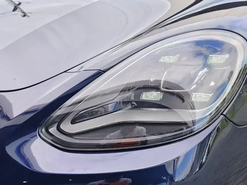 2023 Porsche Panamera с пробегом 42 000 км
