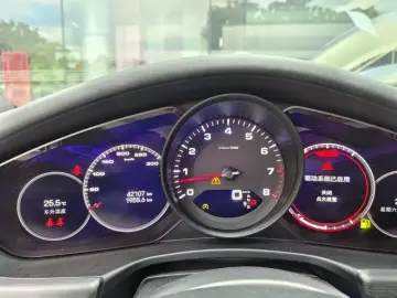 2023 Porsche Panamera с пробегом 42 000 км