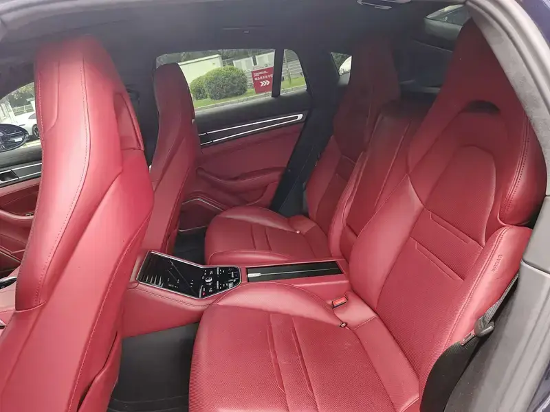 2023 Porsche Panamera с пробегом 42 000 км