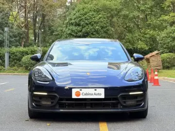 2023 Porsche Panamera с пробегом 17 000 км