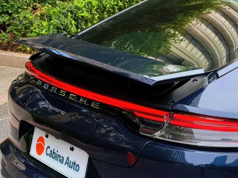 2023 Porsche Panamera с пробегом 17 000 км