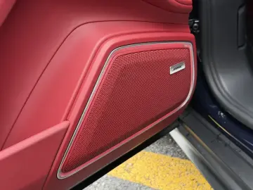 2023 Porsche Panamera с пробегом 17 000 км