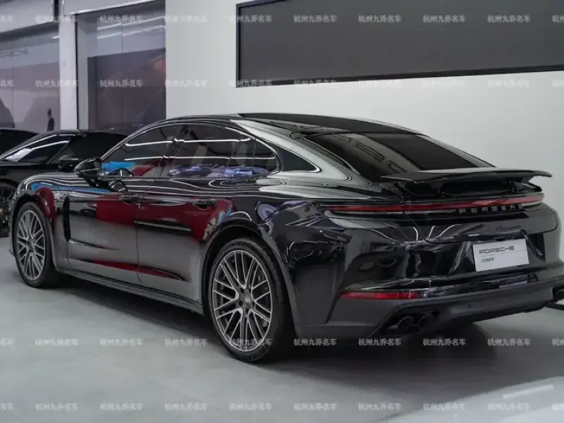 2024 Porsche Panamera с пробегом 12 700 км