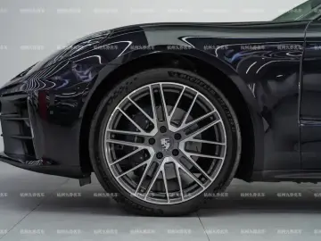 2024 Porsche Panamera с пробегом 12 700 км